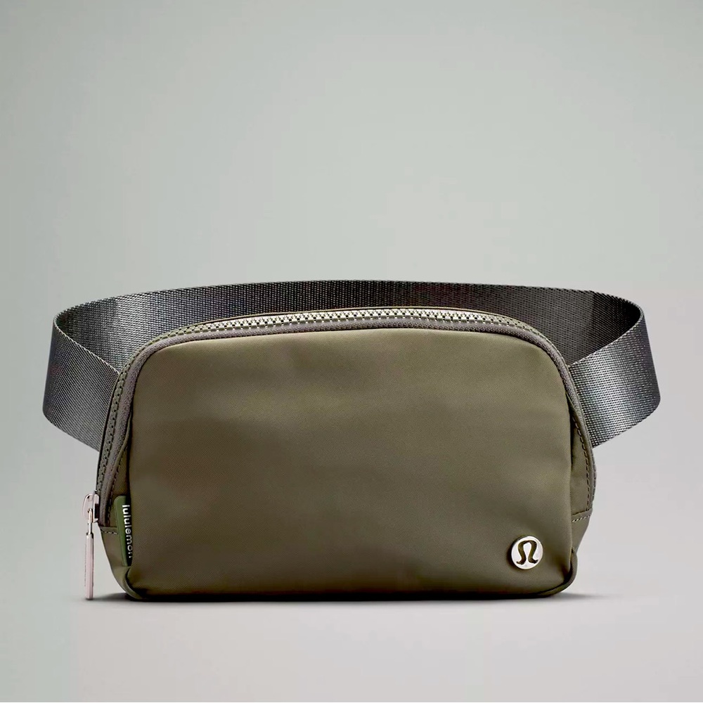 Lululemon Athletica Everywhere Belt Bag - Grey Sage 1L - NEW with tags